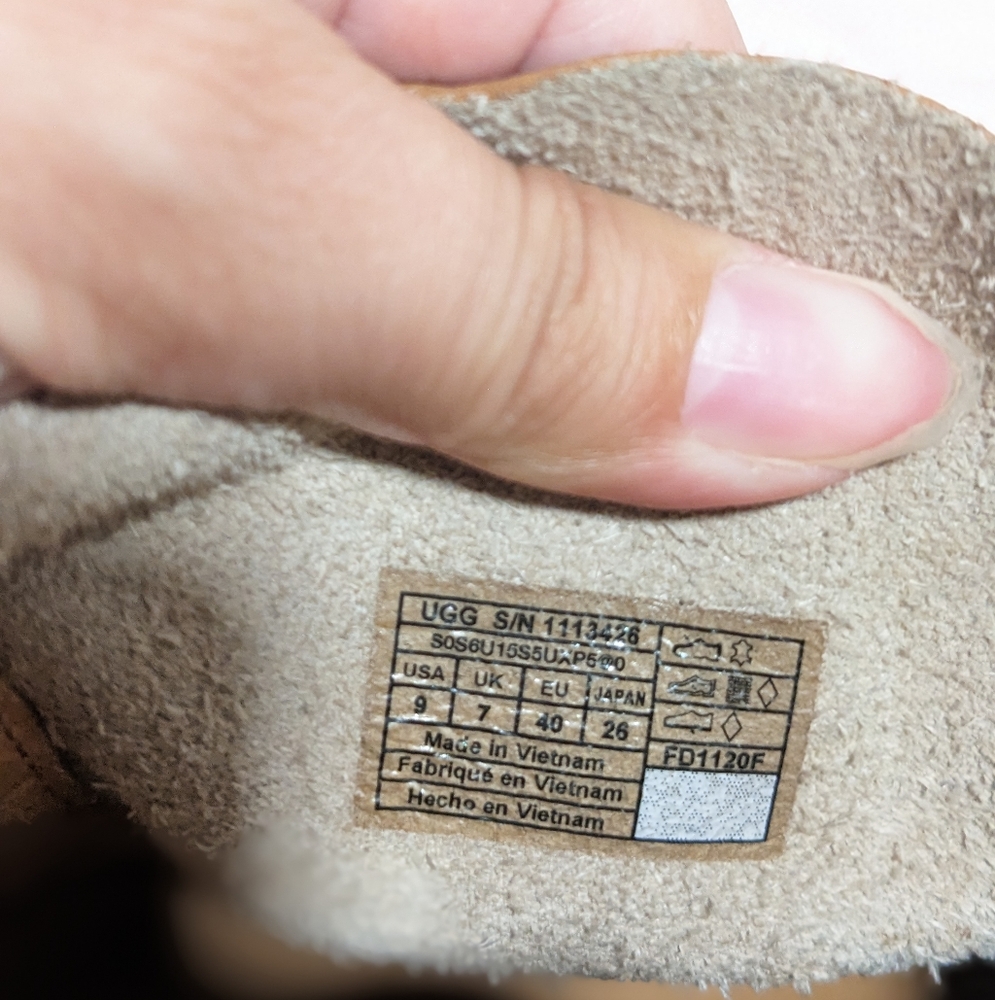 UGG Kingsburg Leopard Boots - Picture 8 of 16